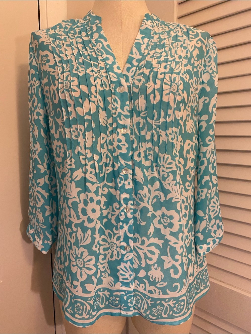 Charter Club Turquoise and White Floral Pintuck Button-Front Blouse-Size P/P (S)